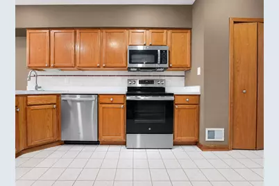 16612 Knottingwood Avenue, Oak Forest, IL 60452 - Photo 8