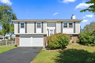 1160 Warwick Cir N, Hoffman Estates, IL 60169 - Photo 1
