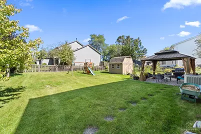 1160 Warwick Circle N, Hoffman Estates, IL 60169 - Photo 20