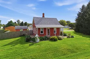 100 5th St, Sherrard, IL 61281 - Photo 2