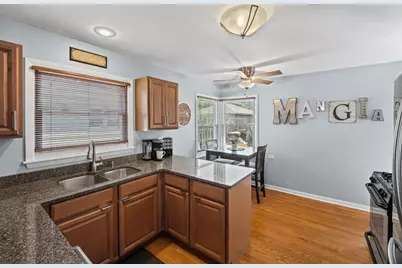 931 N Fernandez Avenue, Arlington Heights, IL 60004 - Photo 8