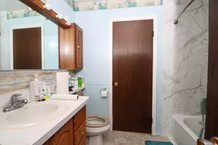 916 Camelot Dr, Crystal Lake, IL 60014 - Photo 12