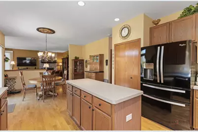 1490 Pheasant Trail Court, Hoffman Estates, IL 60192 - Photo 20