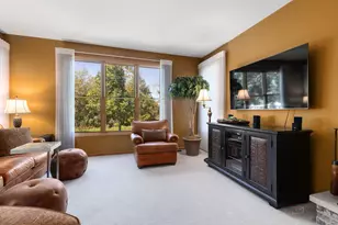 1490 Pheasant Trail Ct, Hoffman Estates, IL 60192 - Photo 10
