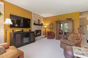 1490 Pheasant Trail Ct, Hoffman Estates, IL 60192 - Photo 8