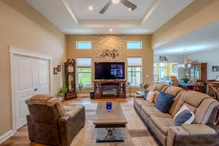 461 Dawns, Hampshire, IL 60140 - Photo 4