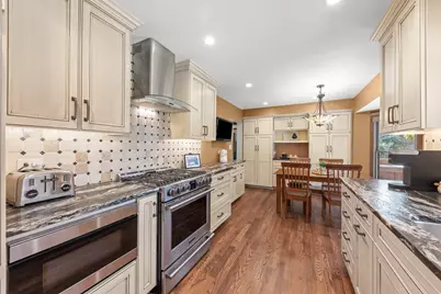 27W118 Cove Lane, Warrenville, IL 60555 - Photo 14