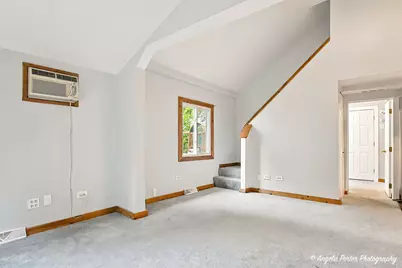 338 E Lakeview Avenue, Round Lake Beach, IL 60073 - Photo 8