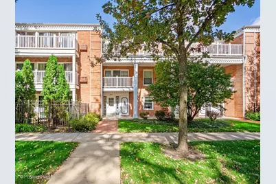 101 E Cossitt Avenue #102, La Grange, IL 60525 - Photo 2