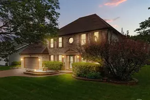475 Prairie Knoll Dr, Naperville, IL 60565 - Photo 2