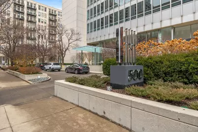 500 W Superior Street #1306, Chicago, IL 60654 - Photo 2