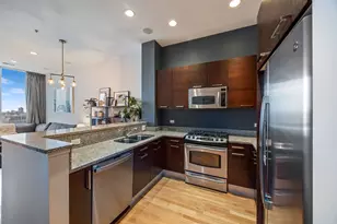 500 W Superior St, Chicago, IL 60654 - Photo 12