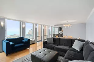 111 E Chestnut St, Chicago, IL 60611 - Photo 2