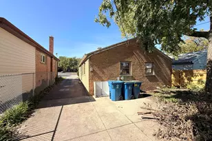 1631 N 36th Ave, Melrose Park, IL 60160 - Photo 20
