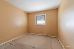 4 N 270 9th Ave, Addison, IL 60101 - Photo 8