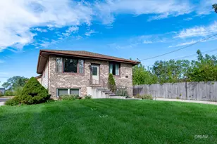 4 N 270 9th Ave, Addison, IL 60101 - Photo 2