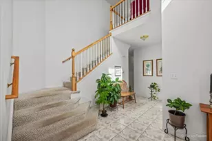 5722 Windsor Ct, Rolling Meadows, IL 60008 - Photo 2