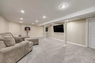 129 Branchwood Dr, Schaumburg, IL 60193 - Photo 28