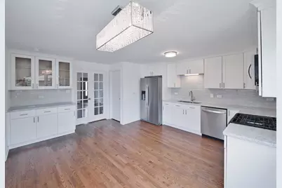 10107 Lawrence Court, Oak Lawn, IL 60453 - Photo 8