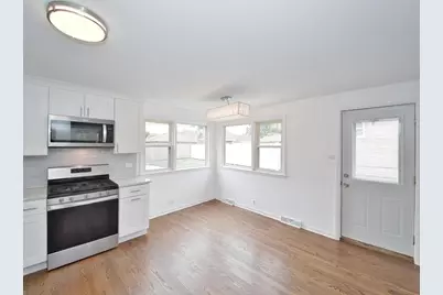 10107 Lawrence Court, Oak Lawn, IL 60453 - Photo 10