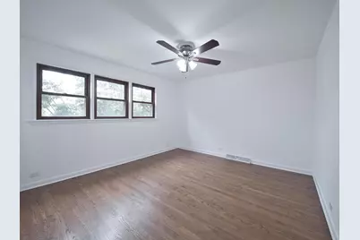 10107 Lawrence Court, Oak Lawn, IL 60453 - Photo 16
