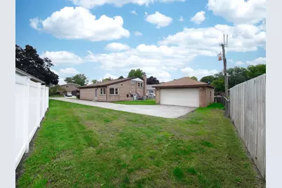 10107 Lawrence Court, Oak Lawn, IL 60453 - Photo 36