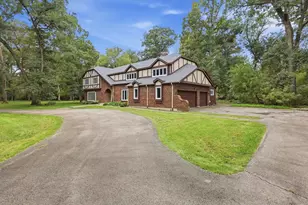 4 Auburn Ln, Barrington Hills, IL 60010 - Photo 2