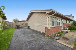 4121 Indian Hill Dr, Country Club Hills, IL 60478 - Photo 24