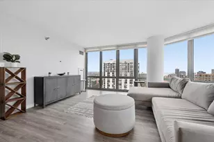 111 W Maple St, Chicago, IL 60610 - Photo 4