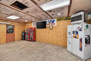210 S 10th St, Rochelle, IL 61068 - Photo 20