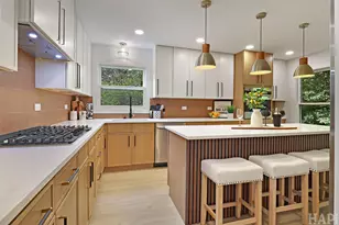 72 Julie Ln, Vernon Hills, IL 60061 - Photo 6