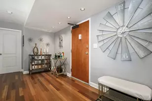 253 E Delaware Pl, Chicago, IL 60611 - Photo 4