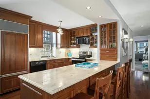 253 E Delaware Pl, Chicago, IL 60611 - Photo 6