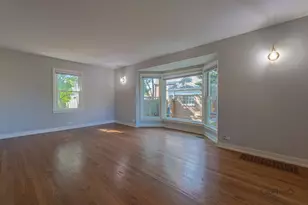 1335 Briar Ct, Des Plaines, IL 60018 - Photo 2