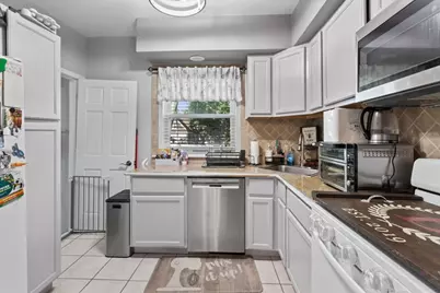 10330 S Artesian Avenue, Chicago, IL 60655 - Photo 8
