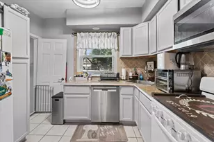 10330 S Artesian Ave, Chicago, IL 60655 - Photo 8