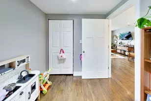 5011 W Strong St, Chicago, IL 60630 - Photo 12