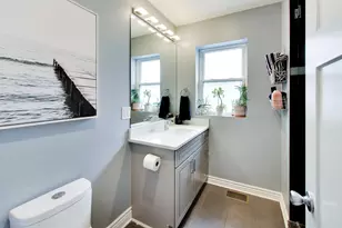 5011 W Strong St, Chicago, IL 60630 - Photo 26