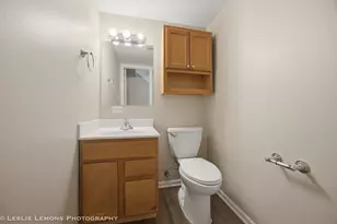 651 Woodhollow Ln, Buffalo Grove, IL 60089 - Photo 16