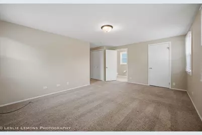 651 Woodhollow Lane, Buffalo Grove, IL 60089 - Photo 18