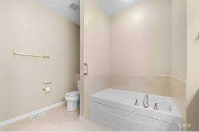 981 Oak Ridge Boulevard, Elgin, IL 60120 - Photo 20