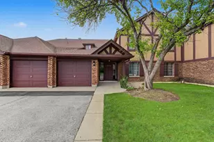 1774 Gloucester Ct, Wheaton, IL 60189 - Photo 1