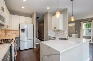 1239 Spaulding Rd, Bartlett, IL 60103 - Photo 8