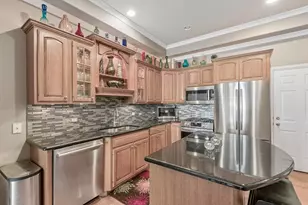 876 N Maple Ave, Palatine, IL 60067 - Photo 8