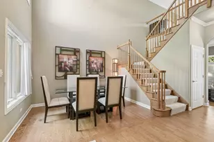 876 N Maple Ave, Palatine, IL 60067 - Photo 2