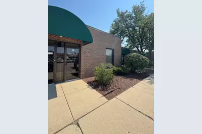 34 N Island Avenue #G, Batavia, IL 60510 - Photo 1