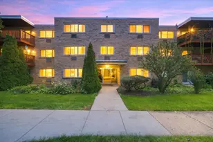 702 Dempster St, Mount Prospect, IL 60056 - Photo 1