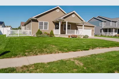 501 Newcastle Drive, Mackinaw, IL 61755 - Photo 4