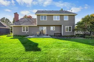 765 Crest Dr, Cary, IL 60013 - Photo 42