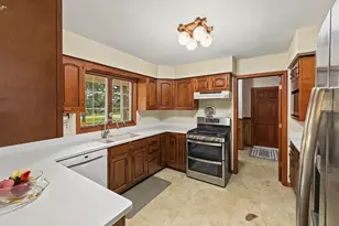 2016 E 2100 North Rd, Watseka, IL 60970 - Photo 10